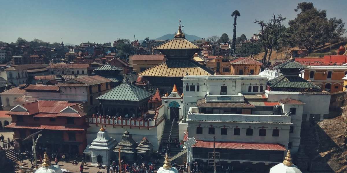 Pashupatinath Temple – Sacred Hindu Shrine in Kathmandu